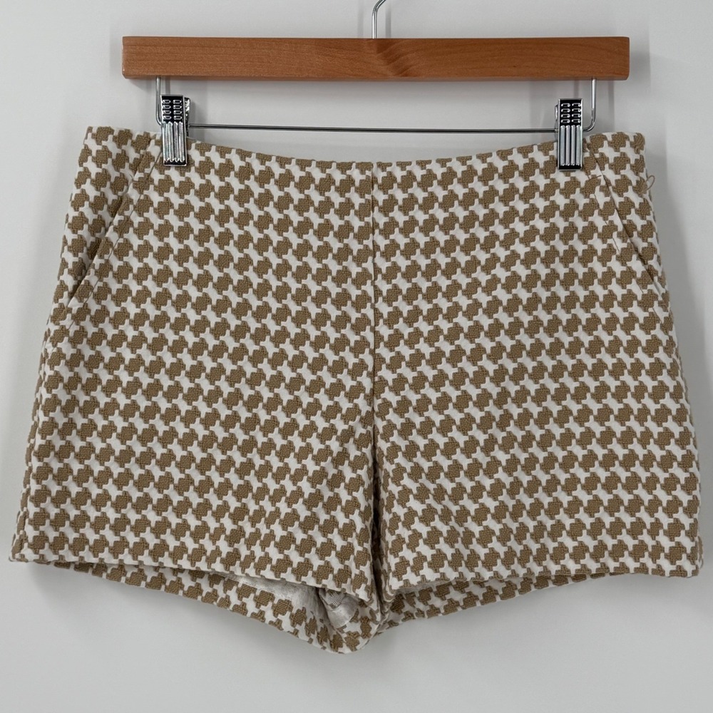 Trina Turk Womens Tailored Shorts SZ 6 White Tan Houndstooth Vacation Preppy